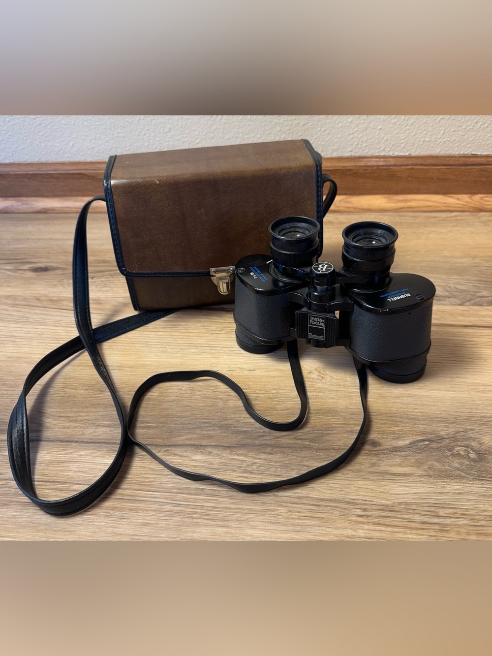 Vintage Bushnell Sportview Insta-Focus Binoculars With Case & Strap